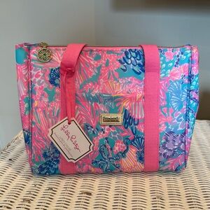 Lilly Pulitzer Lunch Cooler in Shell Me Something Good 🐚🩷🩵🥪
